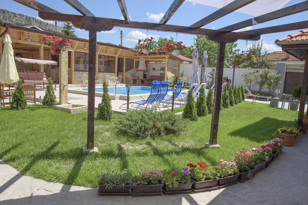Guest House Zlateya Madara Exteriér fotografie