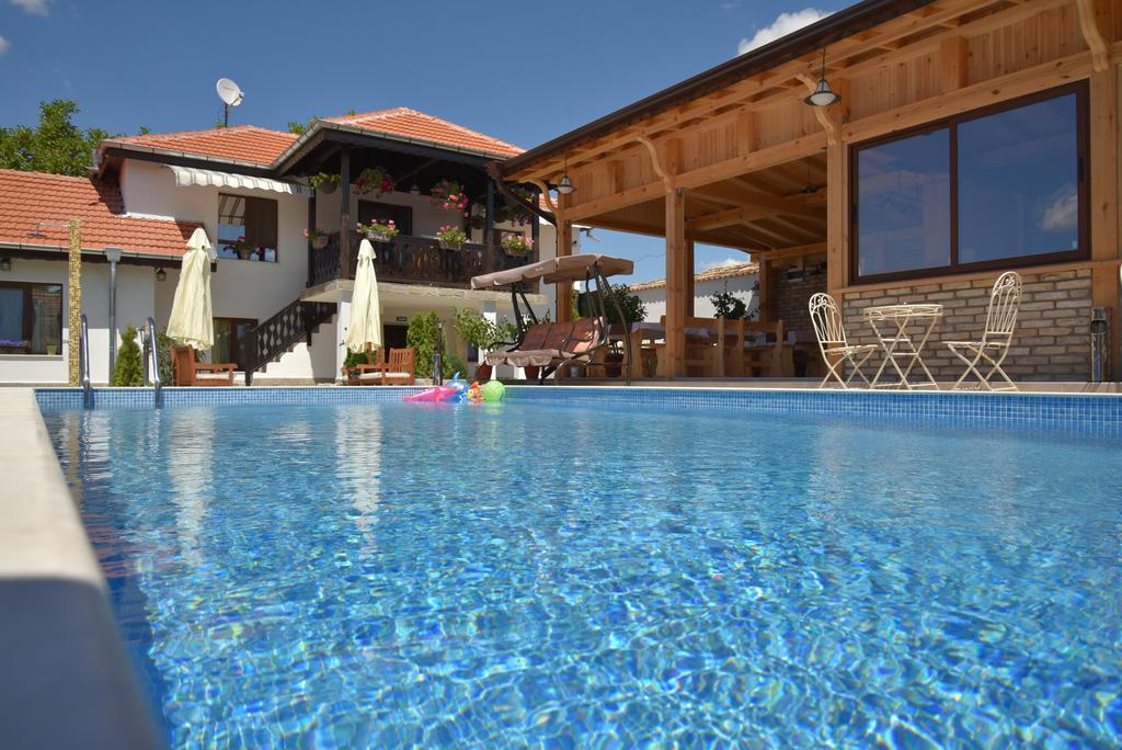 Guest House Zlateya Madara Exteriér fotografie