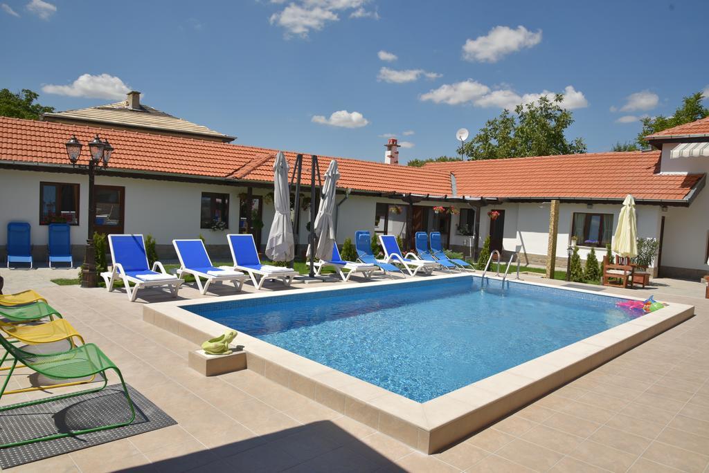 Guest House Zlateya Madara Exteriér fotografie